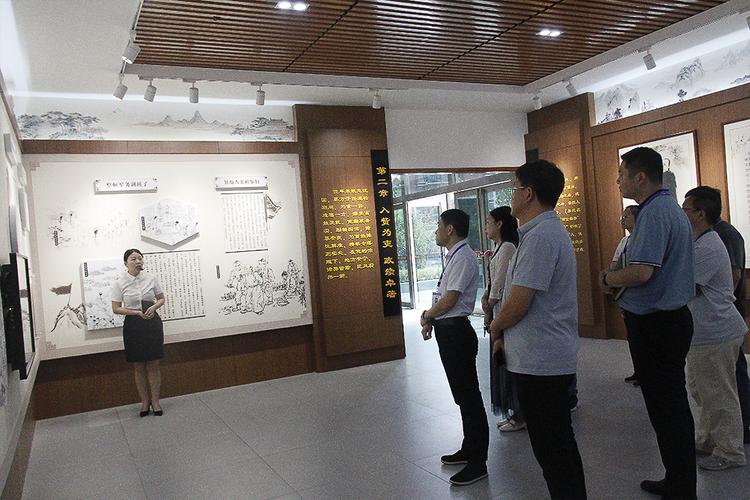滑縣公共資源交易中心組織參觀縣紀委廉政教育基地